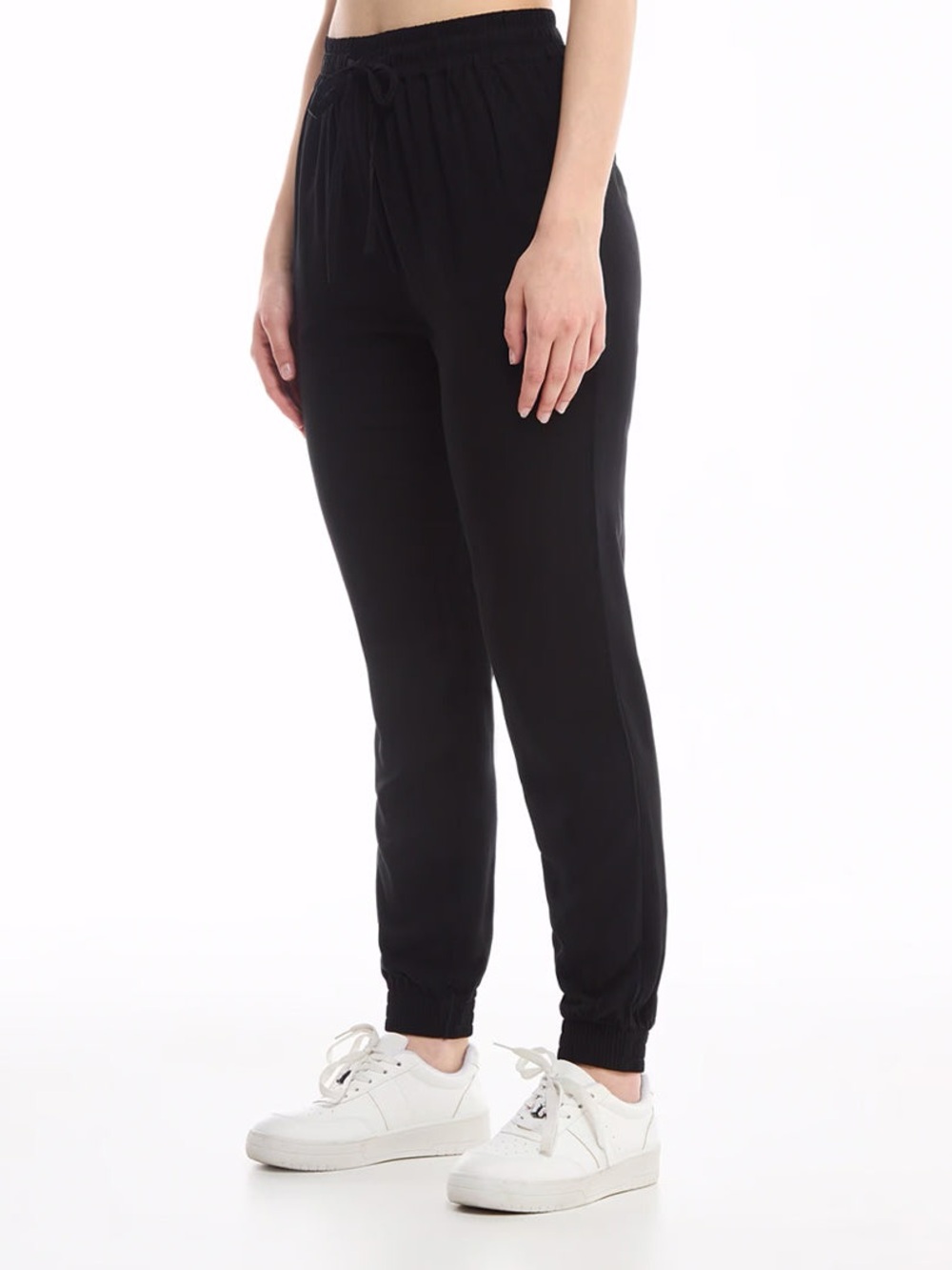 NWT Terranova Black Lightweight Basic Jogger Pants in Size Medium